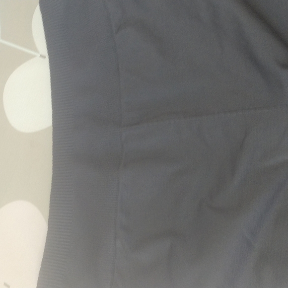 Fabletics cropped leggings. Size S - Picture 5 of 8